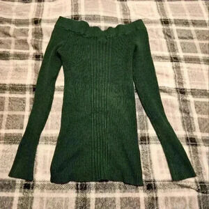 Women's medium green off the shoulder sweater made by Derek Heart!